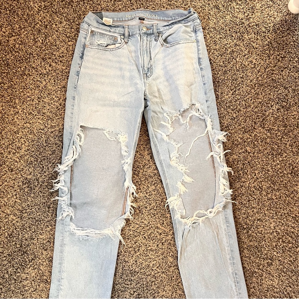 American Eagle Outfitters Ripped Light Wash Boyfriend Jeans